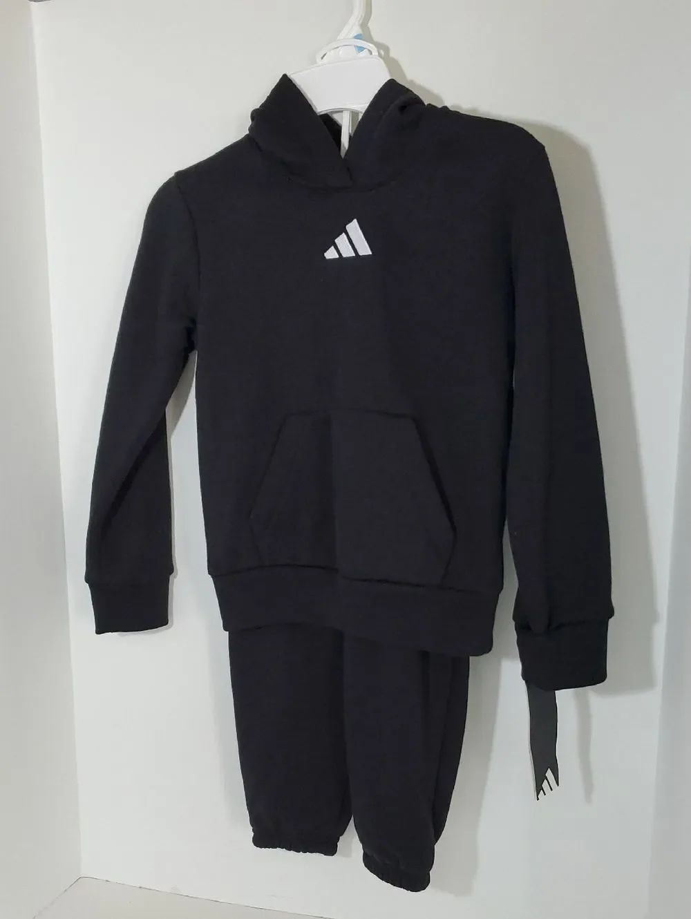 adidas Boys Black Hooded Jacket with Joggers Size 5 NWT